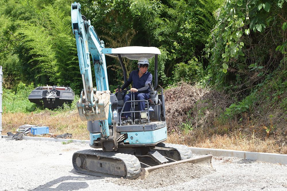 高い技術力で安全な道路をつくります